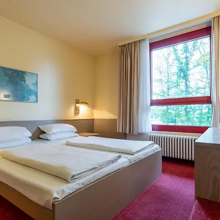 Hotel Baden-Baden באדן-באדן